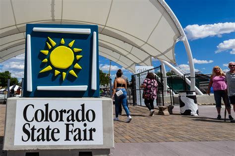 idol fap|Country singer stops Colorado State Fair show after man .